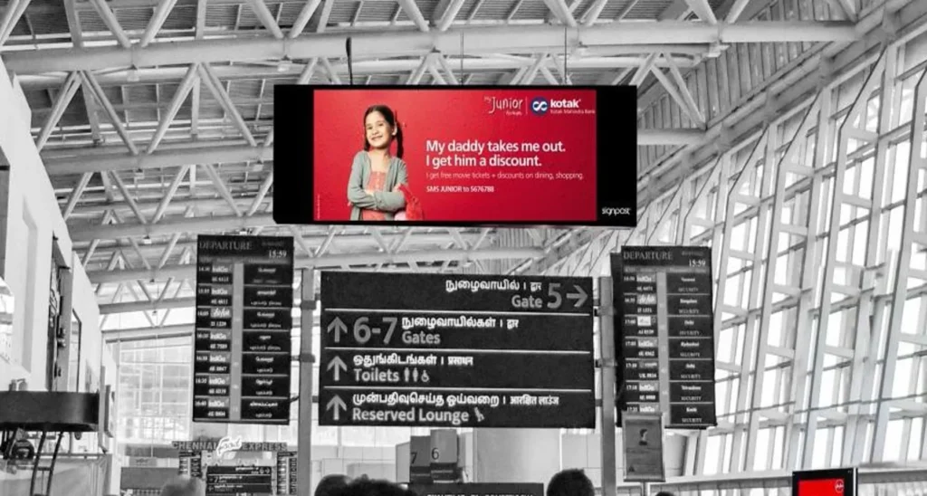 chennai-airport-digital-screen-near-the-boarding-gates