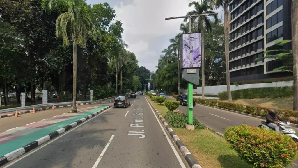 LED Lamp Post GBK Jalan Pintu Satu Senayan