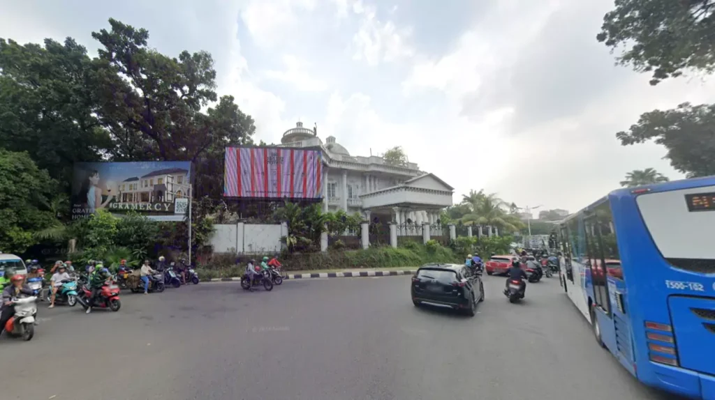 LED Videotron Bundaran Pondok Indah (view toward Pondok Indah)