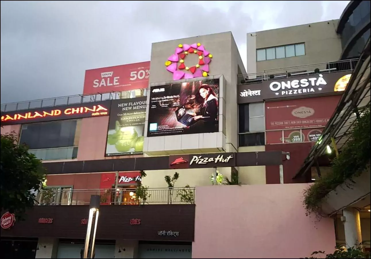 digital-billboard-amanora-mall-inside-of-the-mall-at-atrium