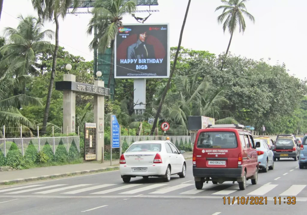 digital-billboard-marine-drive-near-patel-bridge