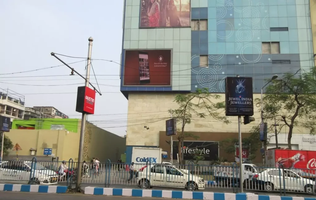 digital-billboard-quest-mall-outside-and-inside-of-the-mall-at-atrium