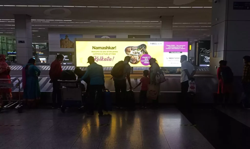 digital-billboard-t1-stellar-baggage-belt-video-walls-at-check-in