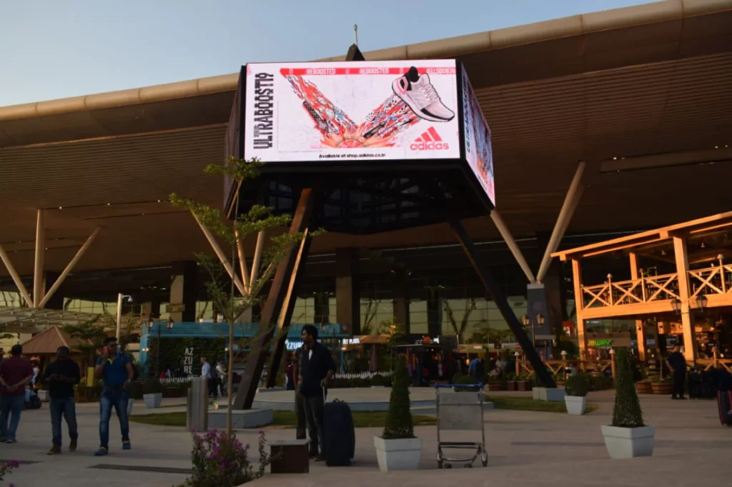 digital-billboard-the-quad-bangalore-airport