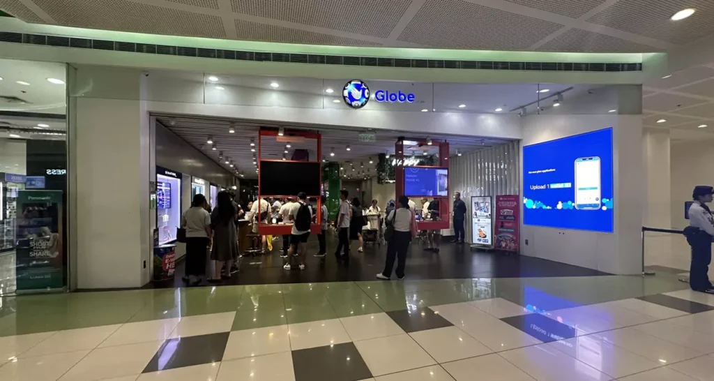 digital-billboard-sm-mall-of-asia-globe-store-screens-brand-takeover-screens