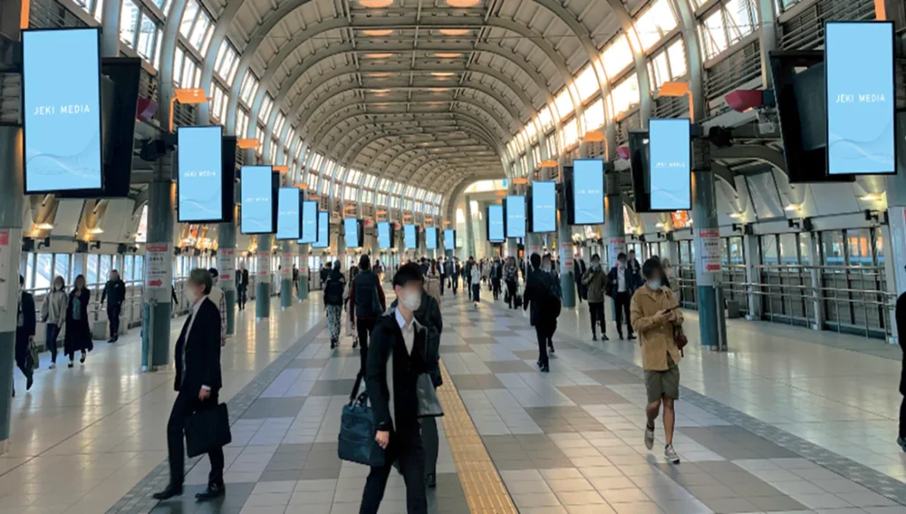 digital-billboard-media-dev-01-shinagawa-train-station